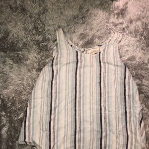 Universal threads crop tank!!